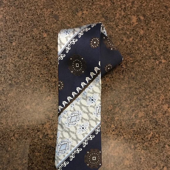 Hugo Boss ‘Red Label’ Necktie - Picture 2 of 3